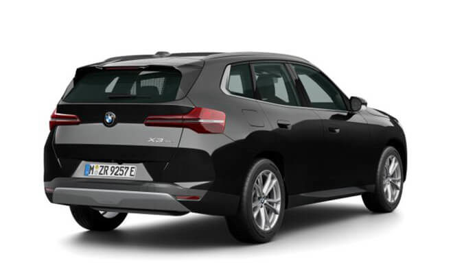 BMW X3 xDrive30e in Schwarz, Heckansicht des Plug-in-Hybrid-SUVs.