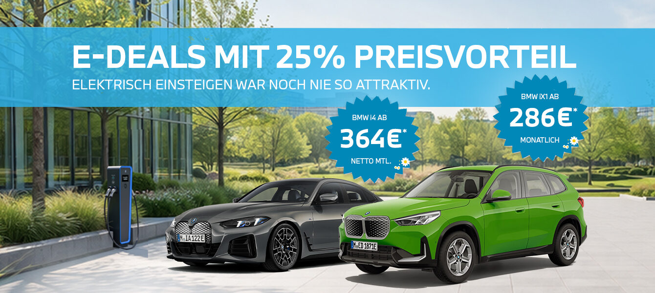 BMW i4 und BMW iX1 Elektrofahrzeuge vor moderner Ladesäule bei Autohaus Kühnert