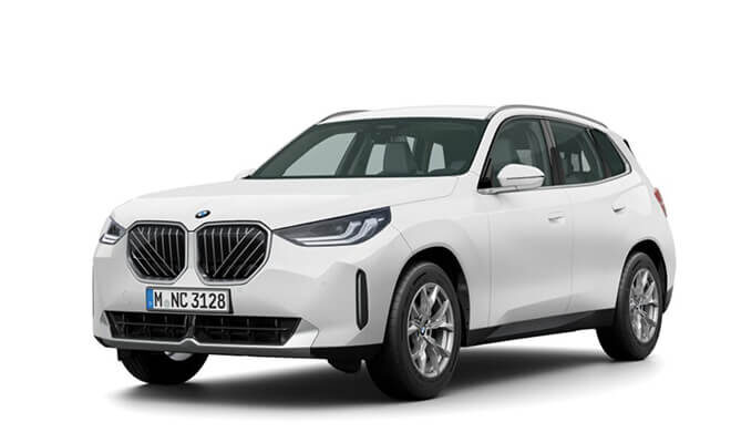 BMW X3 SUV in Weiß Frontansicht vor neutralem Hintergrund bei Autohaus Kühnert