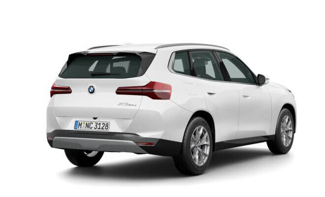 BMW X3 in Weiß Heckansicht vor neutralem Hintergrund bei Autohaus Kühnert