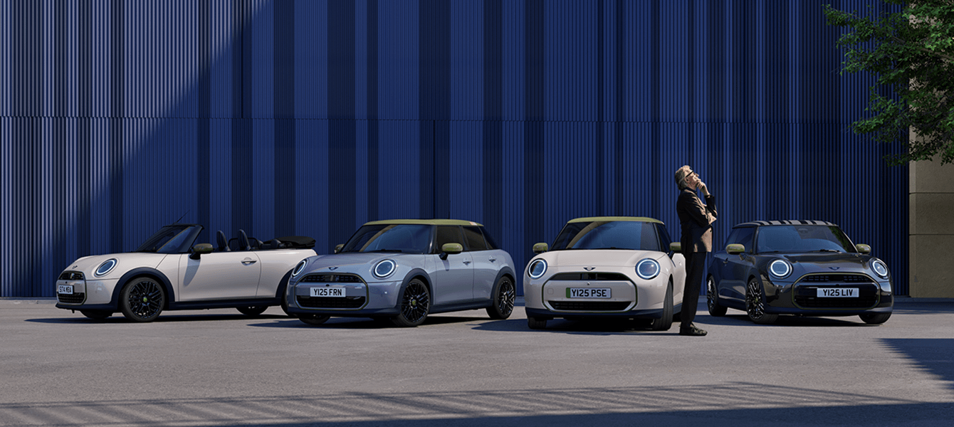 MINI Paul Smith Edition Modellfamilie mit Cabrio, 5-Türer und weiteren MINI Modellen mit charakteristischen grünen Designakzenten